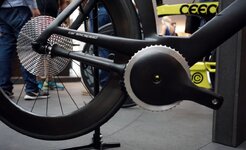 ceramicspeed-concept-drivetrain-with-13-speed-shaft-driven-flat-cassette01-1068x652.jpg