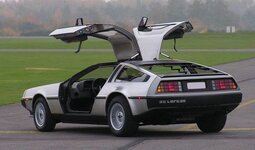 Araba-Teknik-Bilgi-De-Lorean-DMC-12.jpg