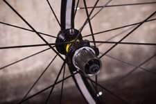 mavic-aksium-wheelset-rear-hub.jpg