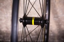 mavic-aksium-wheelset-front-hub.jpg